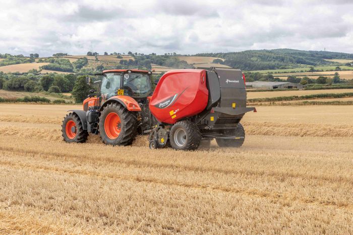 1. Kverneland Densus variable chamber baler