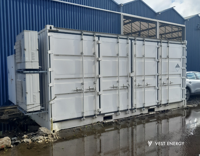 VEST Green Battery
