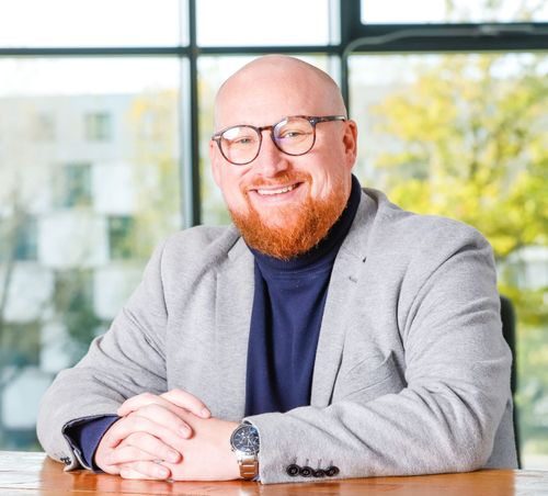 Christopher Clowes - HCMedia Group