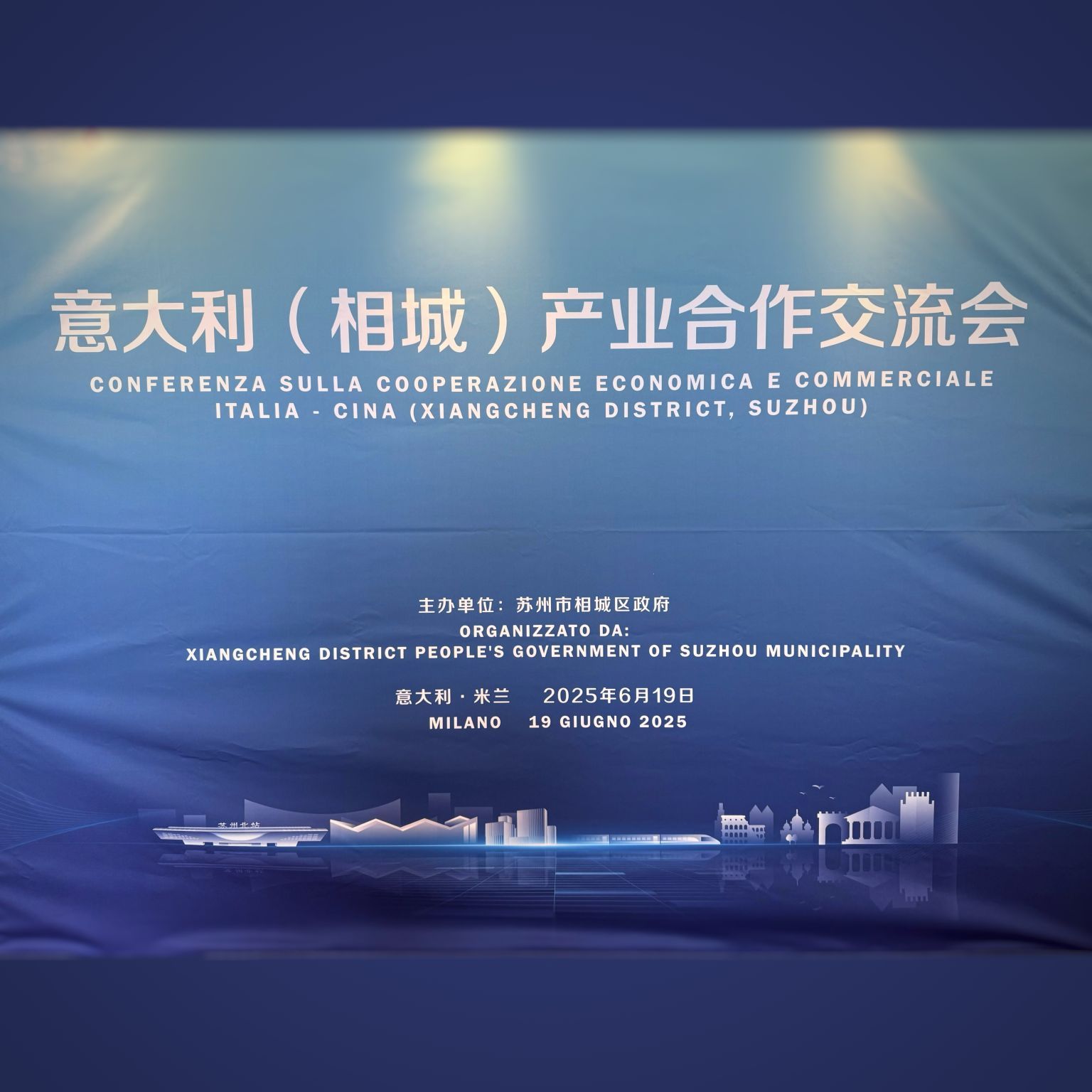 Milan, IT ¬ Italy >< China Conference