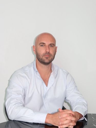 Speaker profile image for Alex Bello