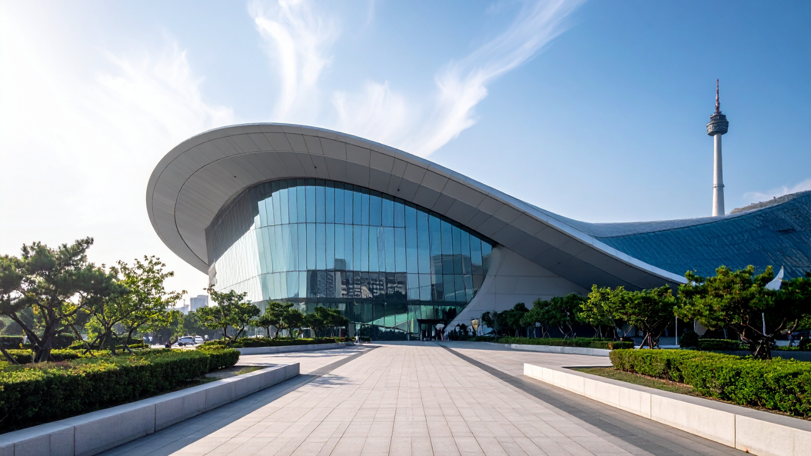 A picture of the outside of the Miami Beach Convention Center, home to The Business Show Miami, the biggest Us business expo