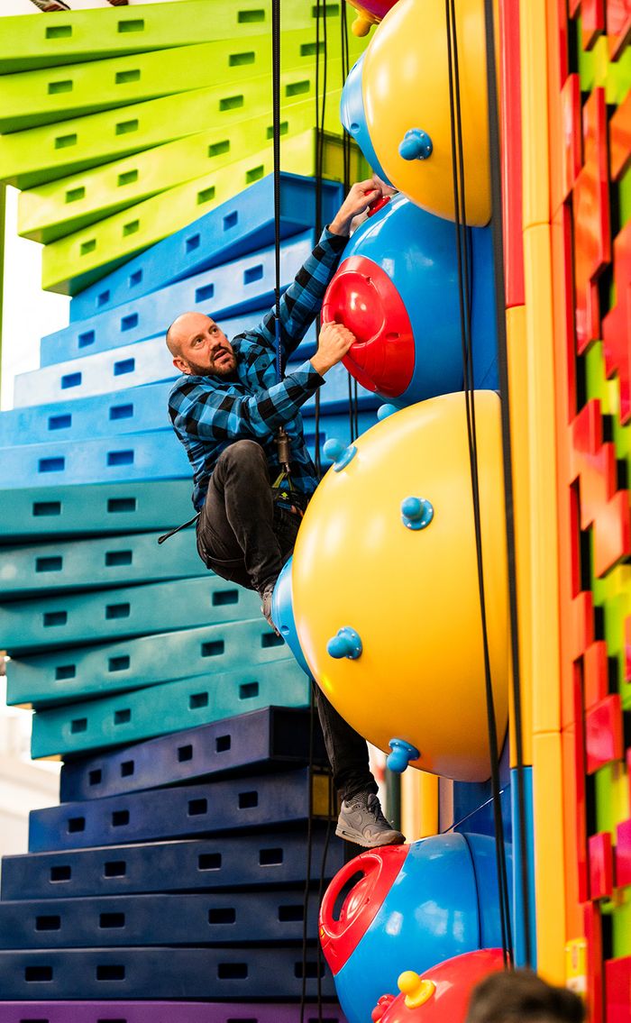 Climbing to success: Simon’s journey to becoming a multi-unit franchise owner!