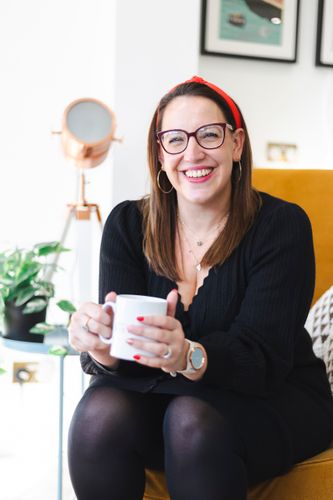 Holly Bell - YOUR MARKETING SIDEKICK