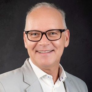 Speaker profile image for Douglas Kent