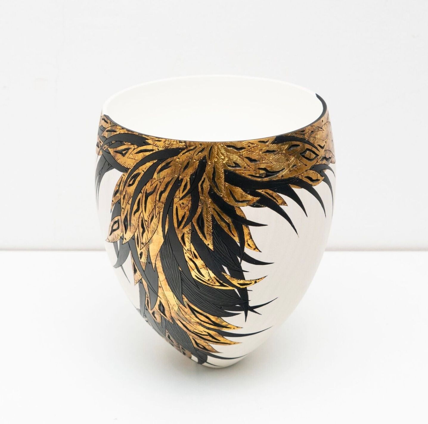 Lustrous Black & Gold Large Vessel