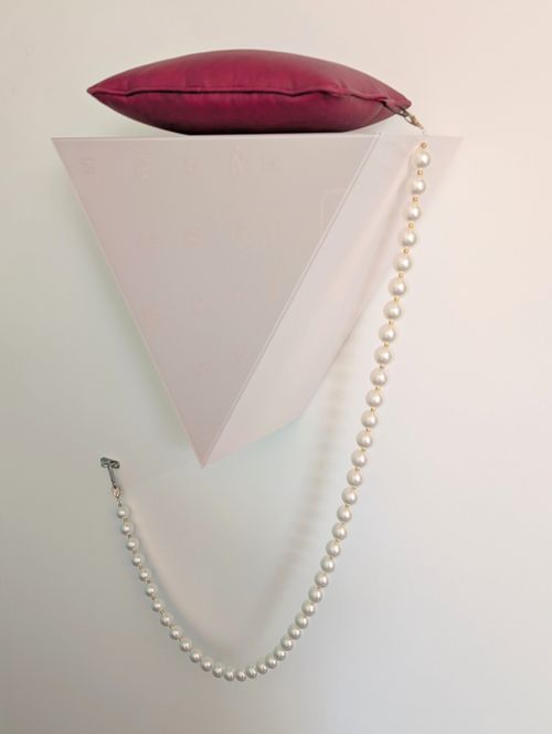 Shy Girl, Lip Gloss. Feat. s/pray/era