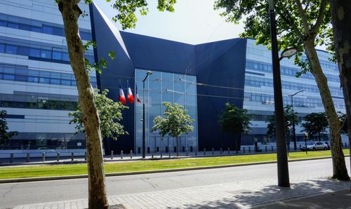 France reveals new defence quantum strategy