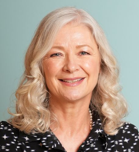 Dr Elisabeth Carter - Kingston University