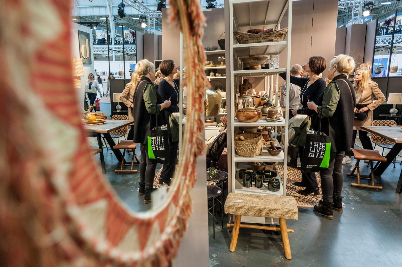  Clarion Events Delivering marketleading customer