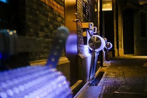 缝隙 by 大宛设计