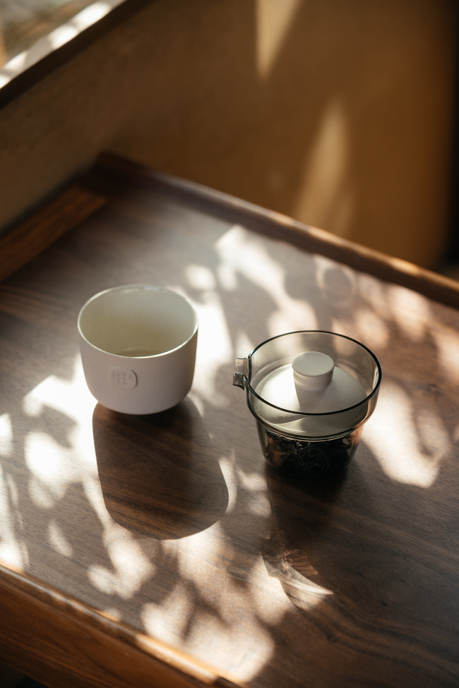 Ksana Traveling Tea Set by Luo Shuang