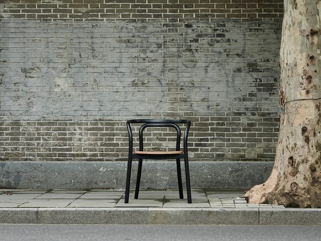 Spline Chair by Jin Shuangyong