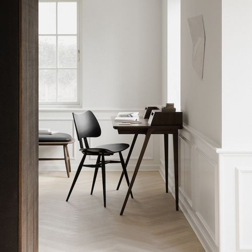 The Treviso Desk & The Butterfly Chair & The Von Bench