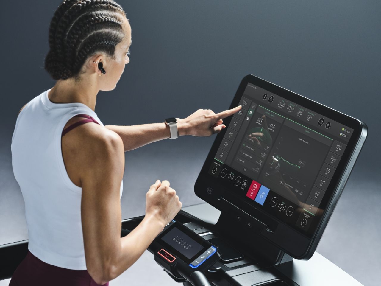 The SYMBIO RUNNER treadmill