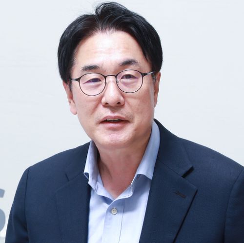 Speaker profile image for Hong-Keun Kim