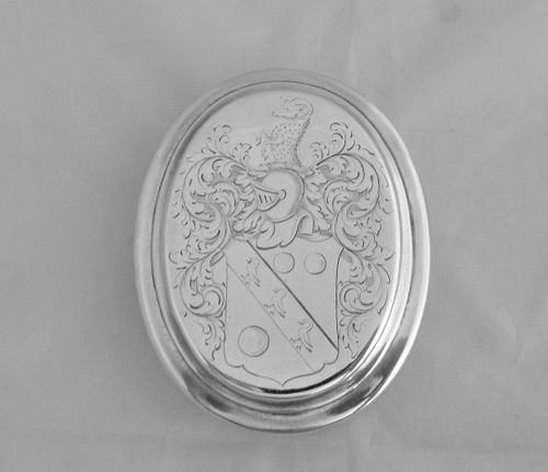 Lovely armorial Queen Anne Britannia silver tobacco box London 1707 Edward Cornock