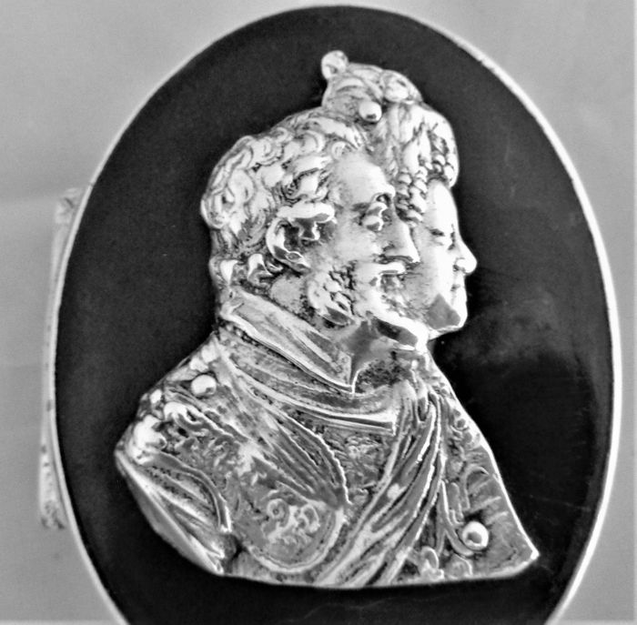 Rare George I silver and tortoiseshell box C1720 Henry IV & Marie de Medici