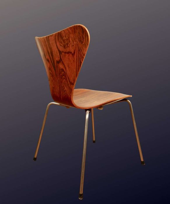 Arne Jacobsen: Series 7 'Butterfly' Chair, Model 3107, Denmark 1955  Code: 10211