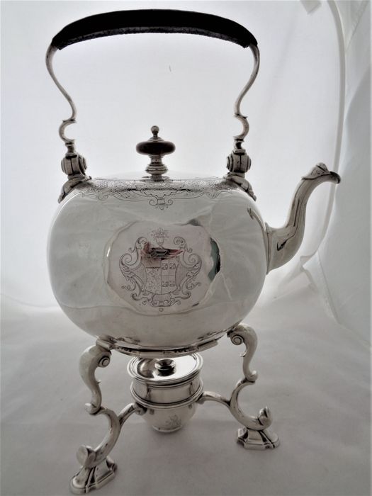 Nice quality George II silver kettle on stand London 1736 Richard Bayley