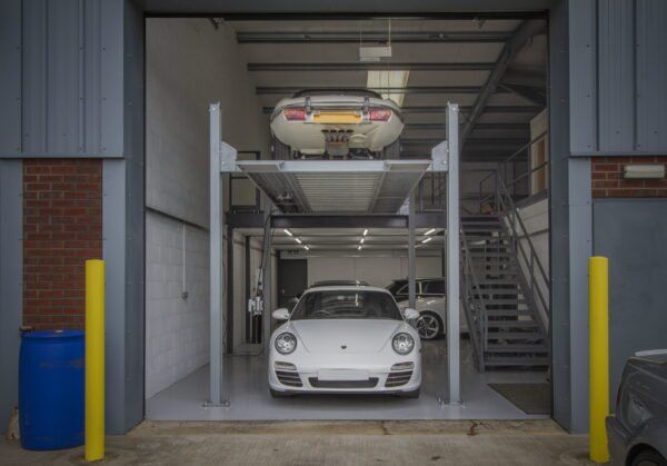 Bannockburn - Mezzanine Floor to Floor Lift