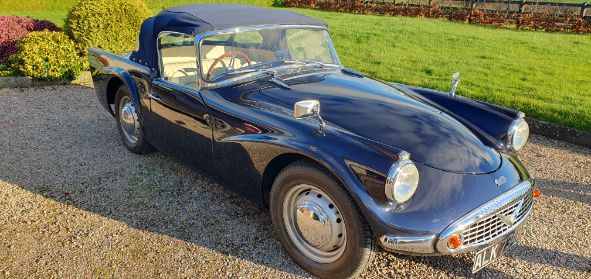 Lesley Finlay – 1964 Daimler SP250