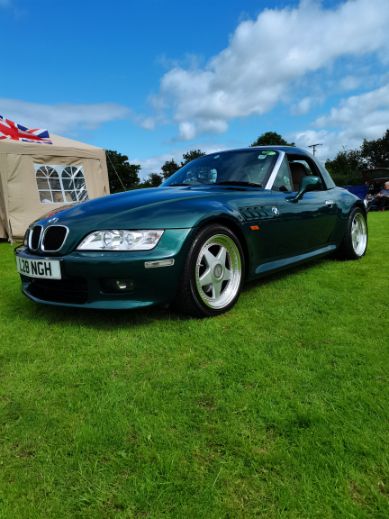 Nigel and Donna Hewart – 1998 BMW Z3 2.8