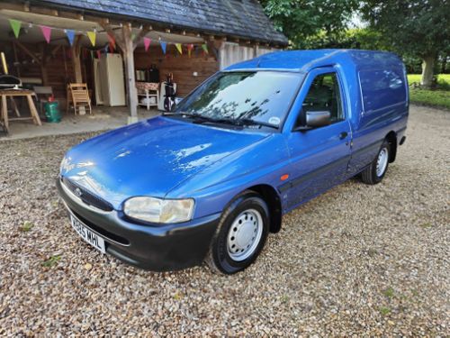 Steve Cokayne – 2000 Ford Escort 55 Van