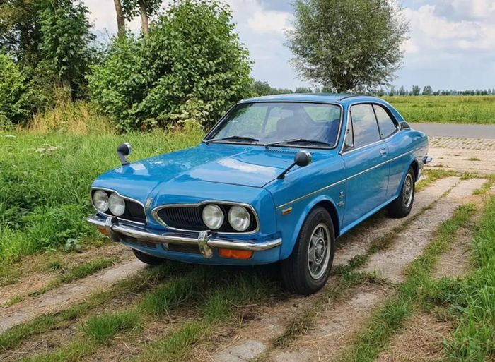 Honda 1300 Coupe 7 GL - Kirsten Tisdale