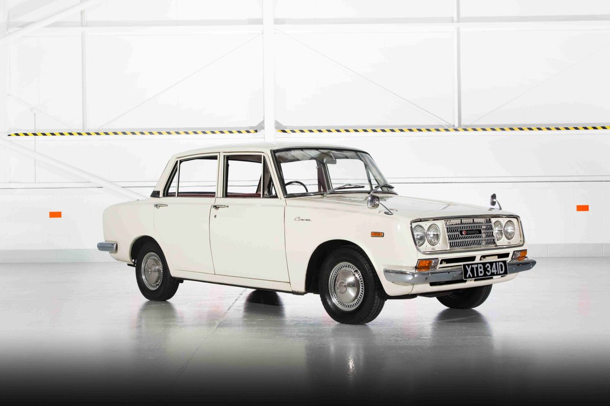 1966 Toyota Corona & 1992 Toyota Carina 'Number One'