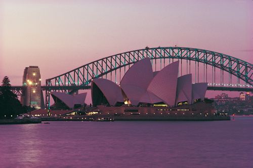 Explore the wonders of Australia on an Escorted Tour with APT Travelmarvel