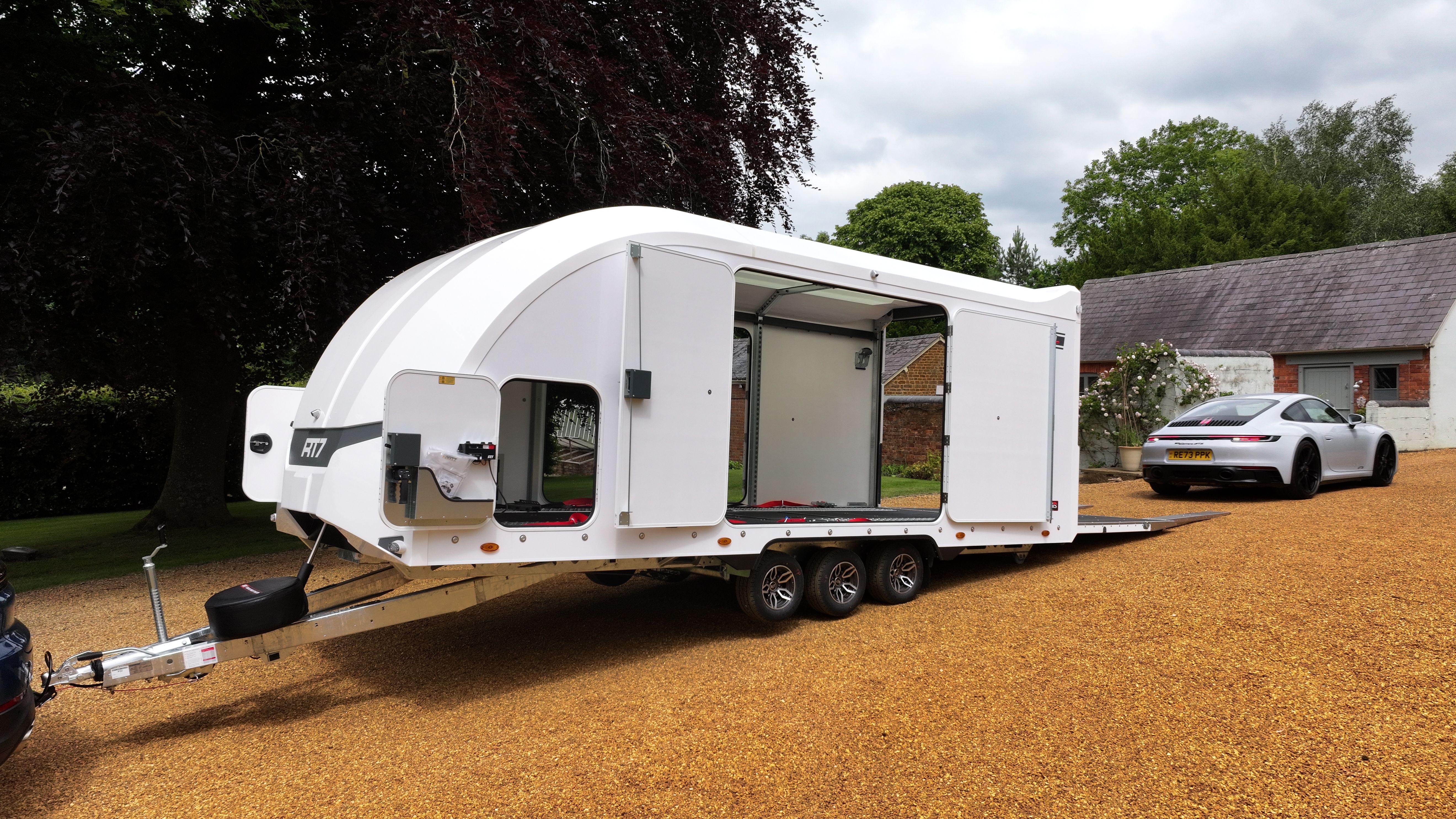 Brian James Trailers Race Retro