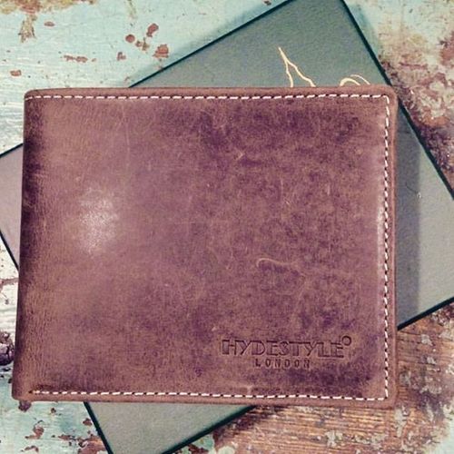 Mens' leather wallet and card case