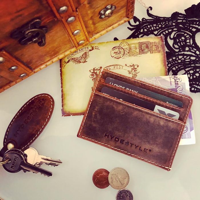 Mens' leather wallet and card case