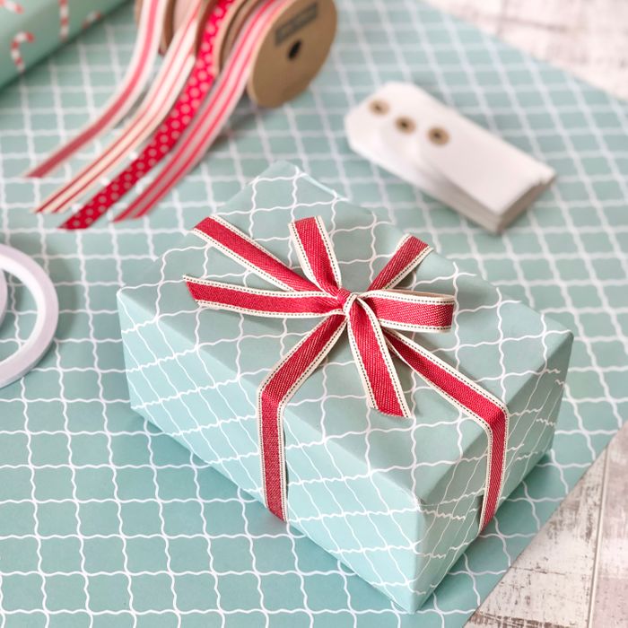 Candy Cane Gift Wrapping Set