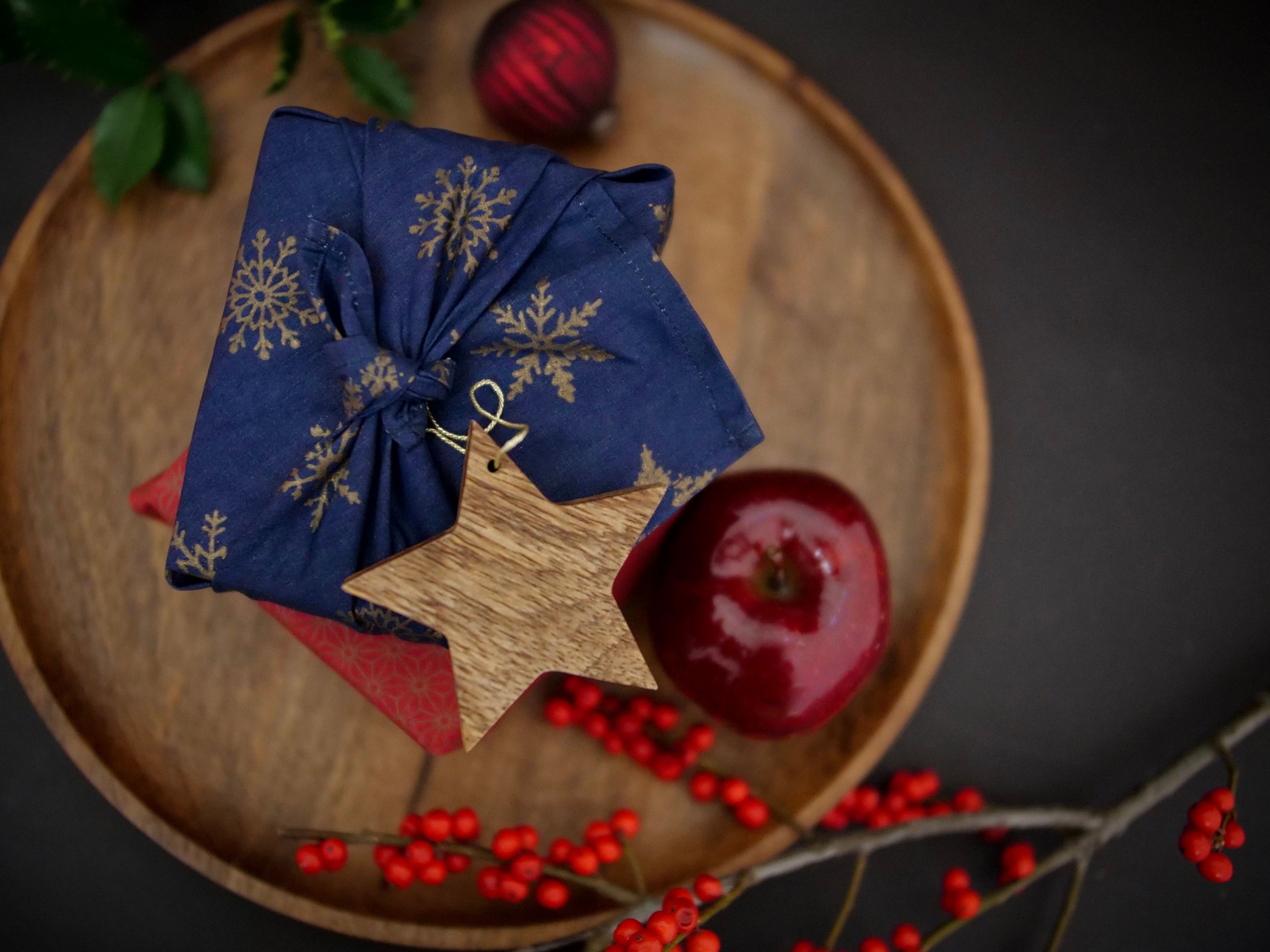 FabRap Midnight Snowflakes Single Sided / Furoshiki wrapping cloth / Reusable gift wrap / Eco-friendly alternative gift wrap