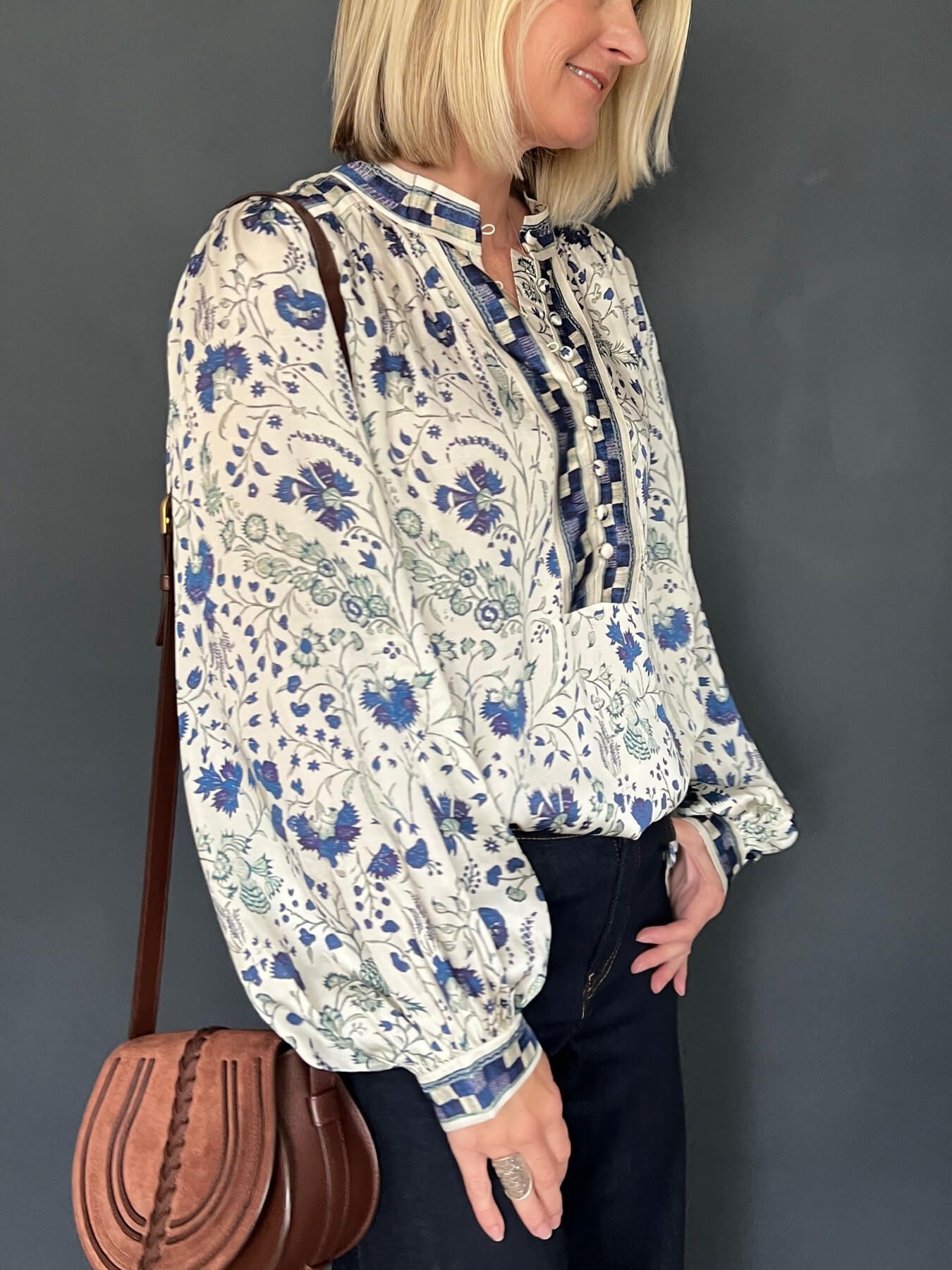 tops and blouses