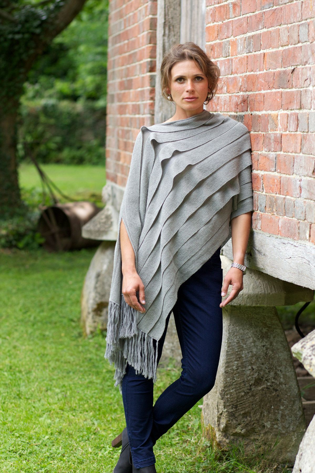 Emperatriz Pleated Shawl with Fringes