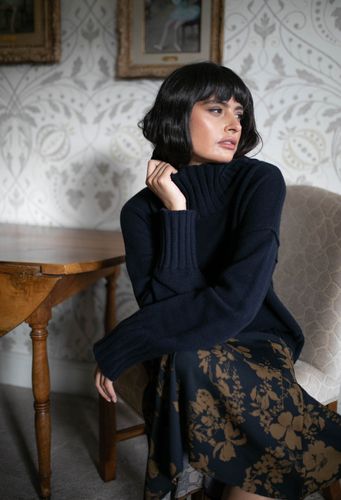 The Oversized Boyfriend Jumper in  Navy