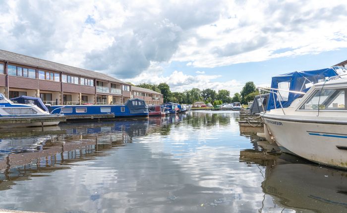 Tewitfield Marina