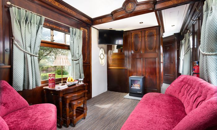 Pullman Camping Coaches and Hilton Cottage