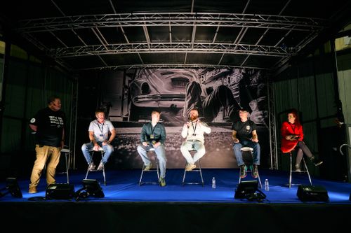 Meet the Experts Stage