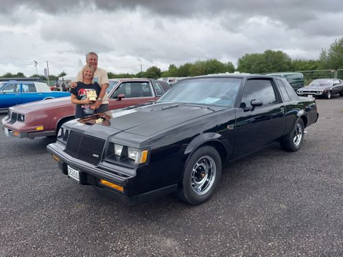 Guy & Tracey Whitwam's 1987 Buick Grand National