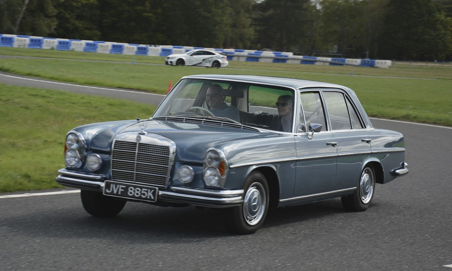 Cover image - Mercedes-Benz Club