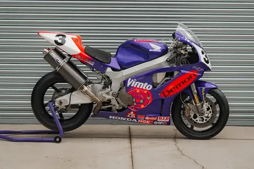 Legendary MotoGP and TT bikes ridden by Dunlop, Espargar&oacute;, McCallen and McGuinness to star at Iconic Auctioneers’ NEC motorcycle sale