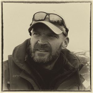 Comunidad Azul Exclusive Expedition with Monty Halls