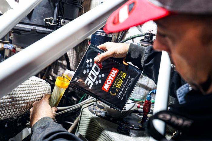 MOTUL 300V 15W-50 COMPETITION