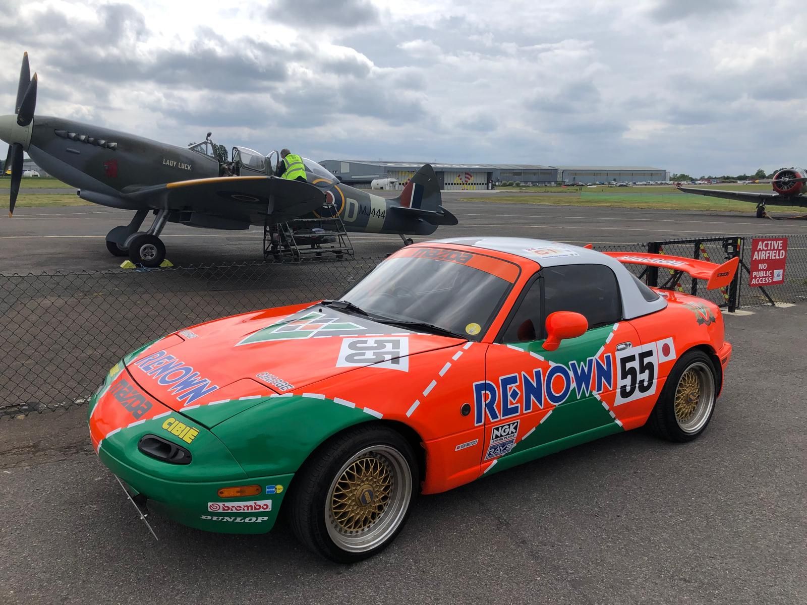 Amanda & Stuart Kuy: 1997 Mazda MX5 Mk1