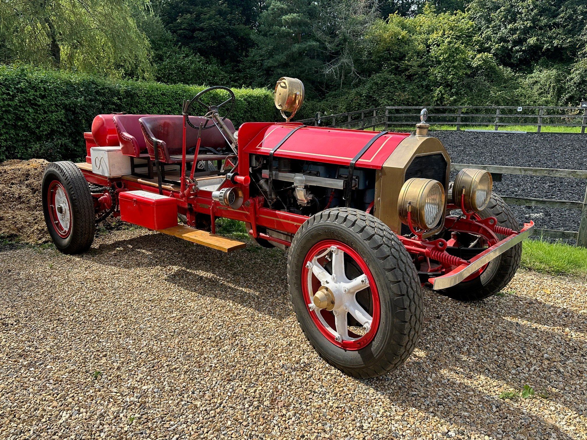 Gregs  la france a car so big its unreal