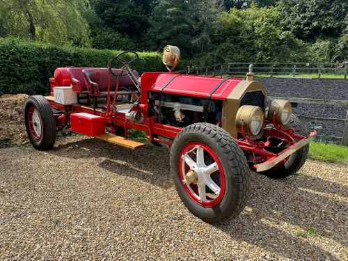 Gregs  la france a car so big its unreal
